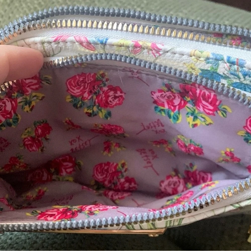 Betsey Johnson Floral Wristlet Clutch - Picture 6 of 7